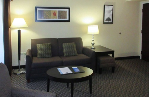 O'Hara Township Hotel | Comfort Inn & Suites Pittsburgh Fox Chapel