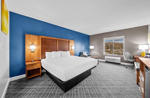 Plainville Hotel | Comfort Inn & Suites Plainville-Foxboro