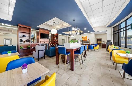 Plainville Hotel | Comfort Inn & Suites Plainville-Foxboro