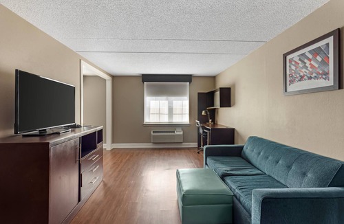 Pottstown Hotel | Comfort Inn & Suites Pottstown Eastern Gateway