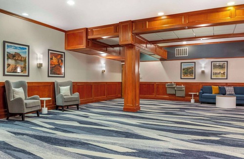 Rapid City Hotel | Comfort Inn & Suites Rapid City near Mt. Rushmore