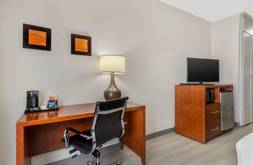 Red Oak Hotel | Comfort Inn & Suites Red Oak - Dallas Area