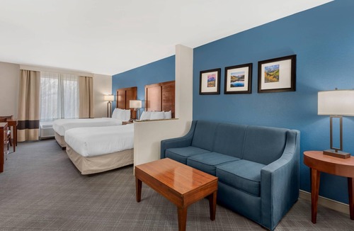 Glenwood Springs Hotel | Comfort Inn & Suites Rifle