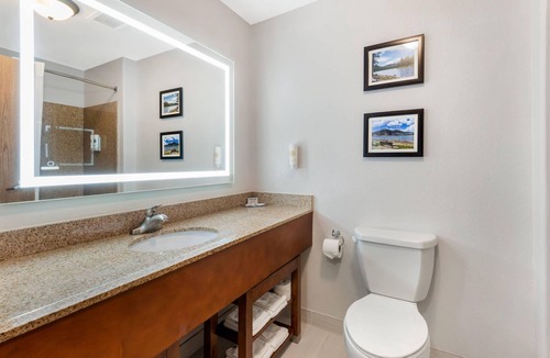 Glenwood Springs Hotel | Comfort Inn & Suites Rifle
