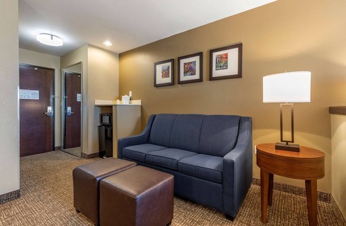 Russellville Hotel | Comfort Inn & Suites Russellville I-40