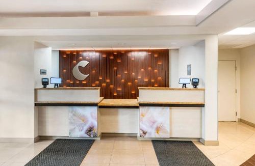 The Gate Hotel | Comfort Inn & Suites Saint Louis Lafayette Square