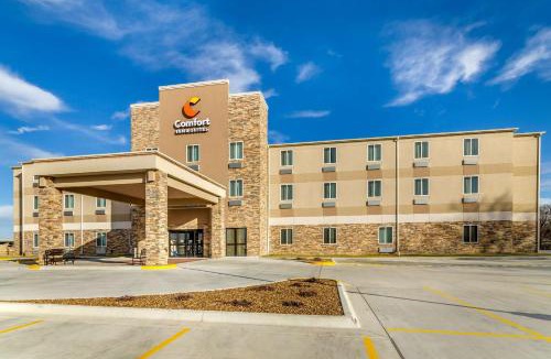 Salina Hotel | Comfort Inn & Suites Salina North