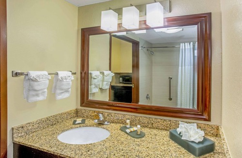 Fruitville Hotel | Comfort Inn & Suites Sarasota I75