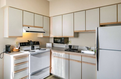 Haller Lake Hotel | Comfort Inn & Suites Seattle North