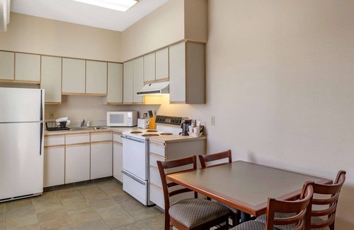 Haller Lake Hotel | Comfort Inn & Suites Seattle North