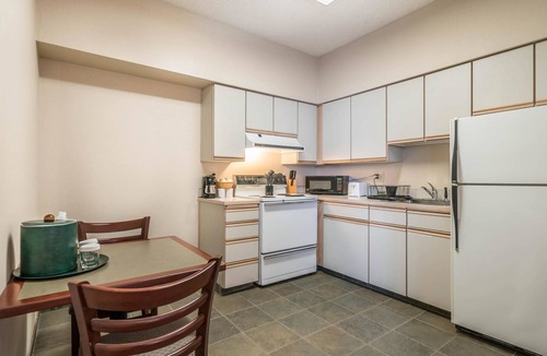 Haller Lake Hotel | Comfort Inn & Suites Seattle North