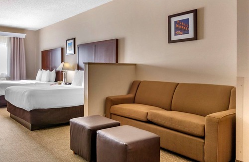 Haller Lake Hotel | Comfort Inn & Suites Seattle North