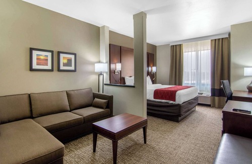 Shawnee Hotel | Comfort Inn & Suites Shawnee - Kansas City