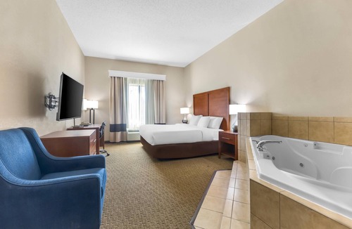 Miner Hotel | Comfort Inn & Suites Sikeston I-55