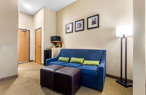 Miner Hotel | Comfort Inn & Suites Sikeston I-55