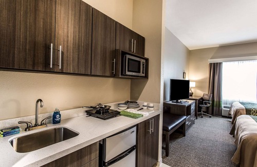 Ira Hotel | Comfort Inn & Suites Snyder