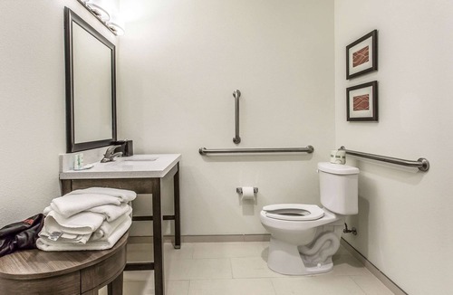 Ira Hotel | Comfort Inn & Suites Snyder