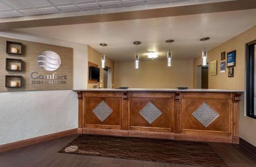 Springfield Hotel | Comfort Inn & Suites Springfield I-44