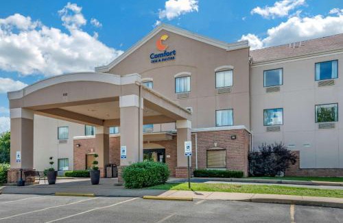 O'Fallon Hotel | Comfort Inn & Suites St Louis-O'Fallon