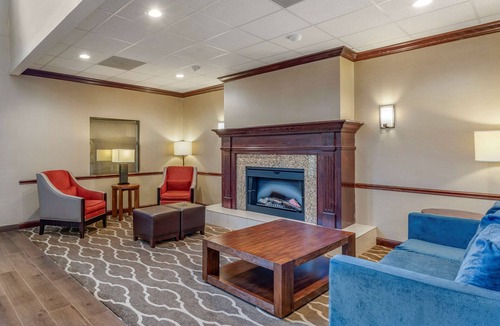 O'Fallon Hotel | Comfort Inn & Suites St. Louis - O'Fallon