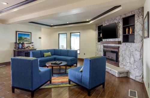 Sterling Hotel | Comfort Inn & Suites Sterling