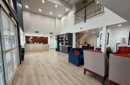 Sturbridge Hotel | Comfort Inn & Suites Sturbridge-Brimfield