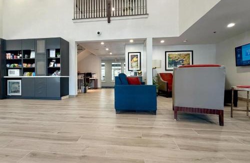Sturbridge Hotel | Comfort Inn & Suites Sturbridge-Brimfield