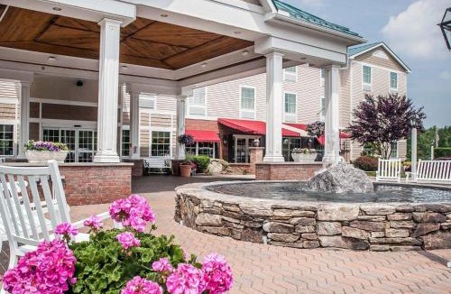 Sturbridge Hotel | Comfort Inn & Suites Sturbridge-Brimfield