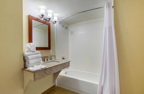 Greater Fondren Southwest Hotel | Comfort Inn & Suites SW Houston Sugarland