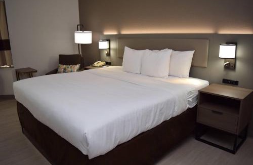Syracuse Hotel | Comfort Inn & Suites Syracuse-Carrier Circle