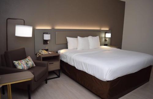 Syracuse Hotel | Comfort Inn & Suites Syracuse-Carrier Circle