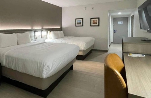 Syracuse Hotel | Comfort Inn & Suites Syracuse-Carrier Circle