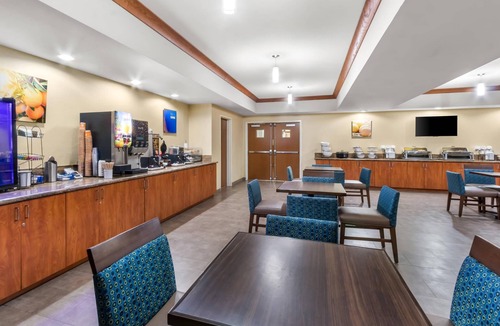 Safford Hotel | Comfort Inn & Suites Thatcher - Safford