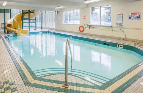 Banff Trail Hotel | Comfort Inn & Suites University