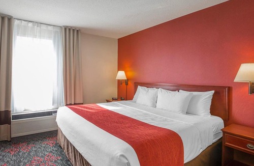 Banff Trail Hotel | Comfort Inn & Suites University