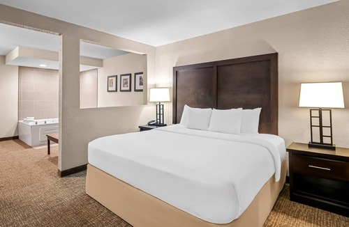 Allen Park Hotel | Comfort Inn & Suites