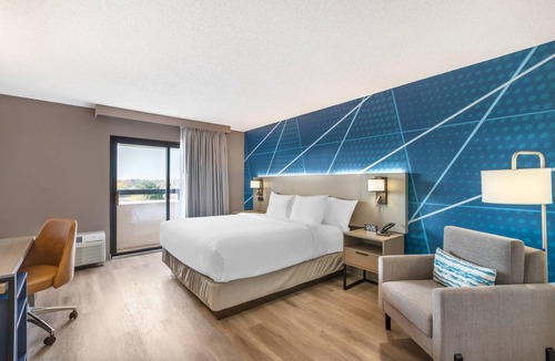 Arlington Heights Hotel | Comfort Inn & Suites Arlington Heights - Buffalo Grove