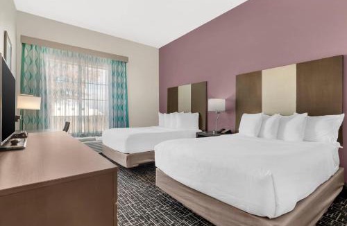 Claremore Hotel | Comfort Inn & Suites