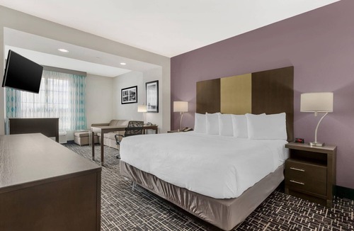 Claremore Hotel | Comfort Inn & Suites