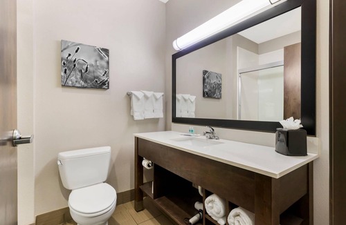 Claremore Hotel | Comfort Inn & Suites