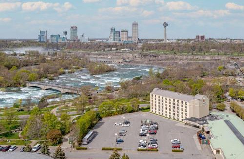 Downtown Niagara Falls Hotel | Comfort Inn The Pointe