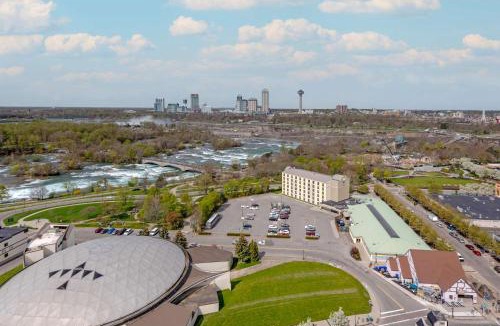 Downtown Niagara Falls Hotel | Comfort Inn The Pointe