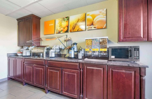 Fairfax Hotel | Comfort Inn University Center
