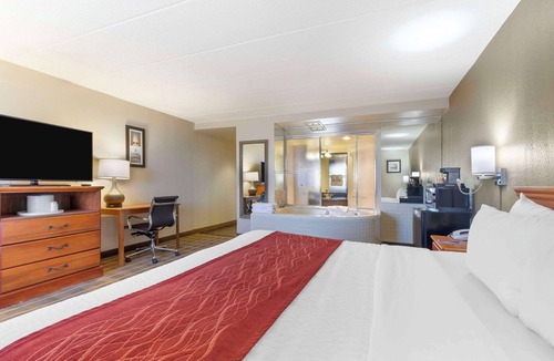 Fairfax Hotel | Comfort Inn University Center