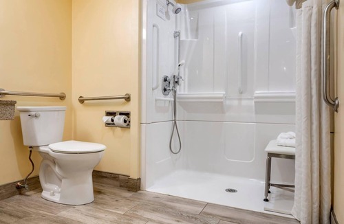 Amherst Hotel | Comfort Inn University