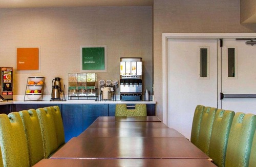 Las Lomas Hotel | Comfort Inn Watsonville