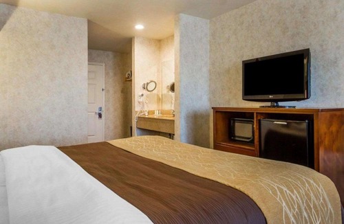 Las Lomas Hotel | Comfort Inn Watsonville