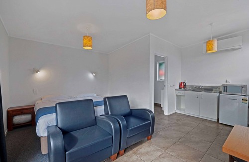 Westshore Hotel | Comfort Inn Westshore Beach