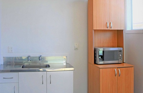 Westshore Hotel | Comfort Inn Westshore Beach