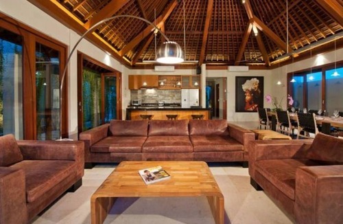 Batubelig Villa | Comfort Luxury 4BR Family Villa 200M Walk to Beach